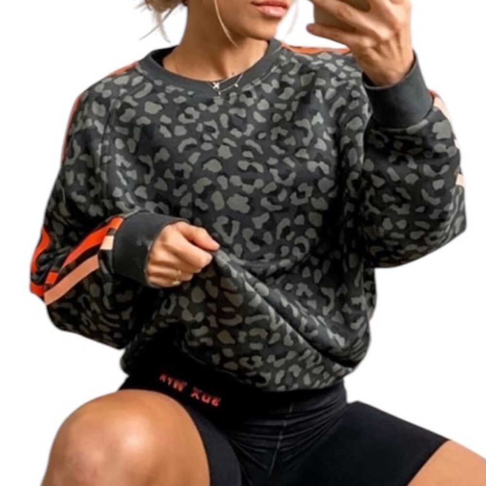 SDxWFA White Fox Active Team Camo Crew Neck Oversized Sweatshirt Size Small
